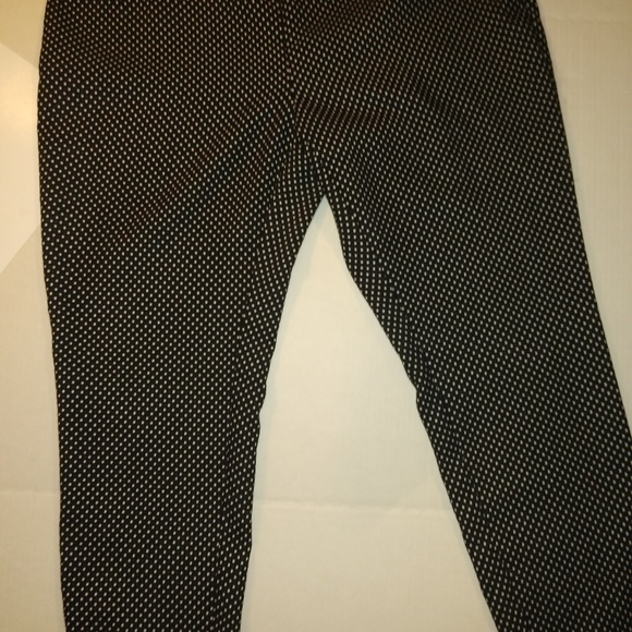 Black with dots - Picture 3 of 7